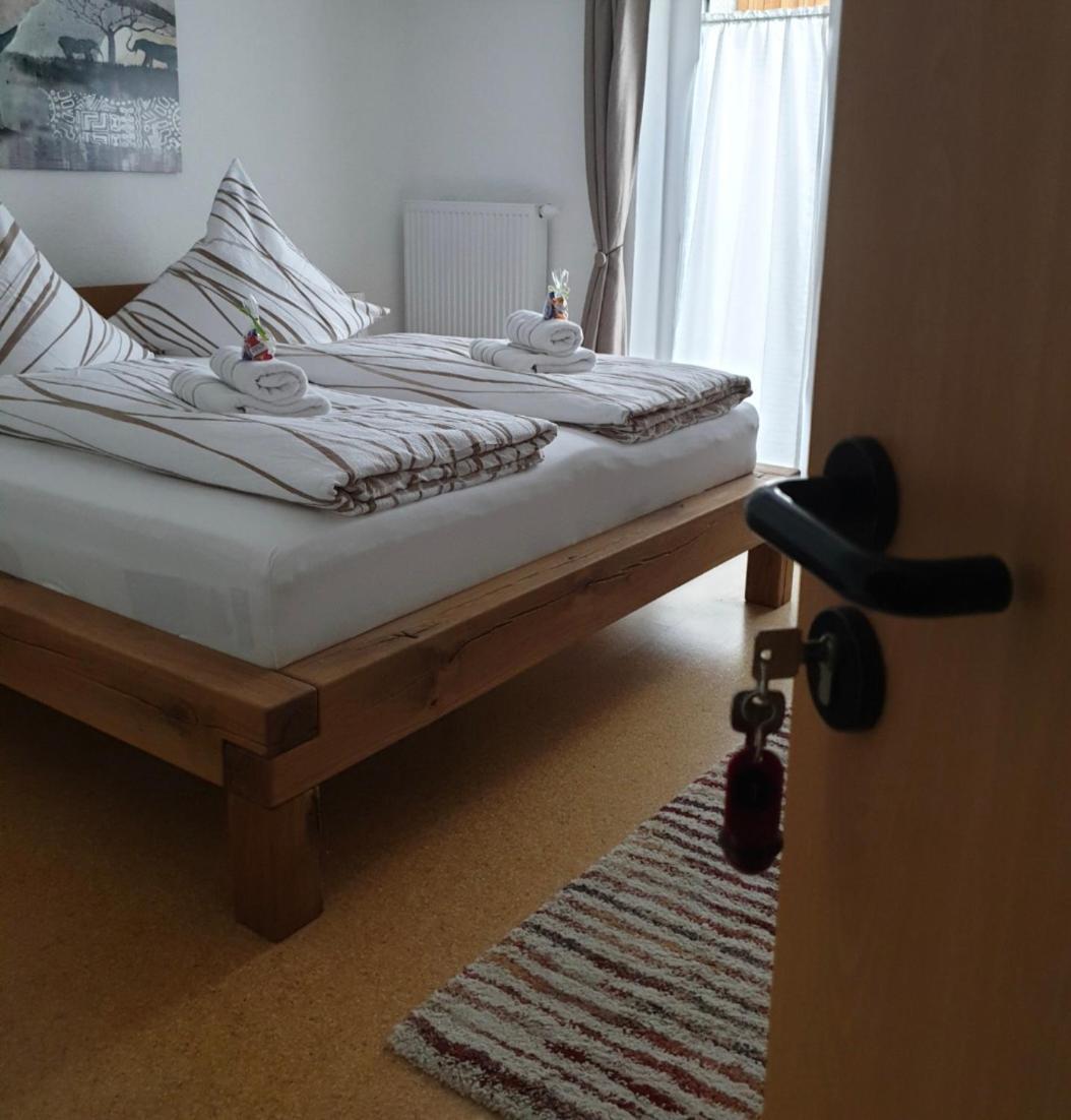 I24Rooms - Gaestezimmer Mit Eigenem Garten Legau Exterior photo
